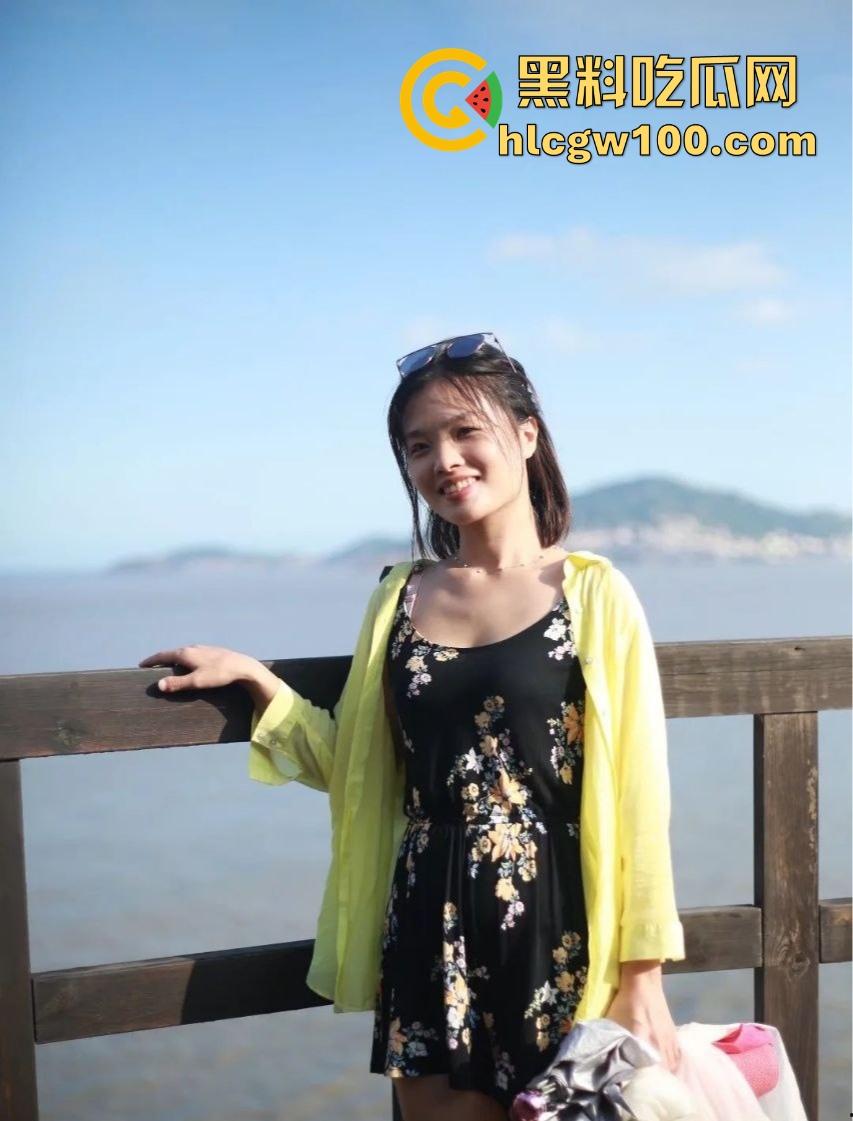 绍兴柯桥极品人妻【张璞泽】早年私密视频泄露,全裸露乳显穴伺候男友,温柔口交乖巧到极致!