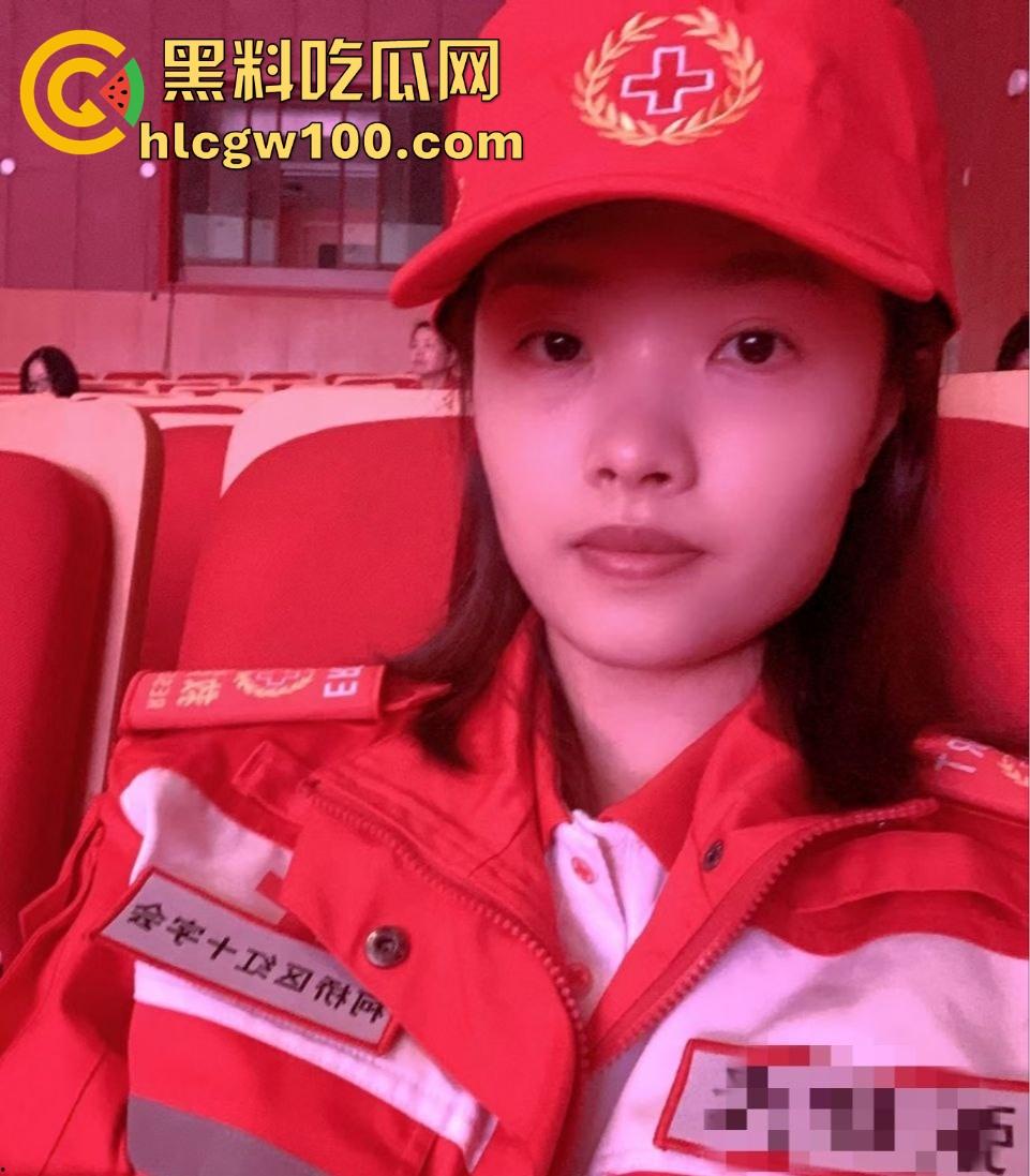 绍兴柯桥极品人妻【张璞泽】早年私密视频泄露,全裸露乳显穴伺候男友,温柔口交乖巧到极致!