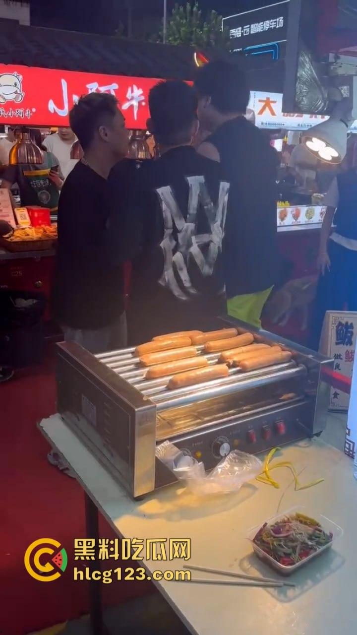 太暴力!网红【腾导】线下被真实打脸 边开直播边被揍想不火都难了!