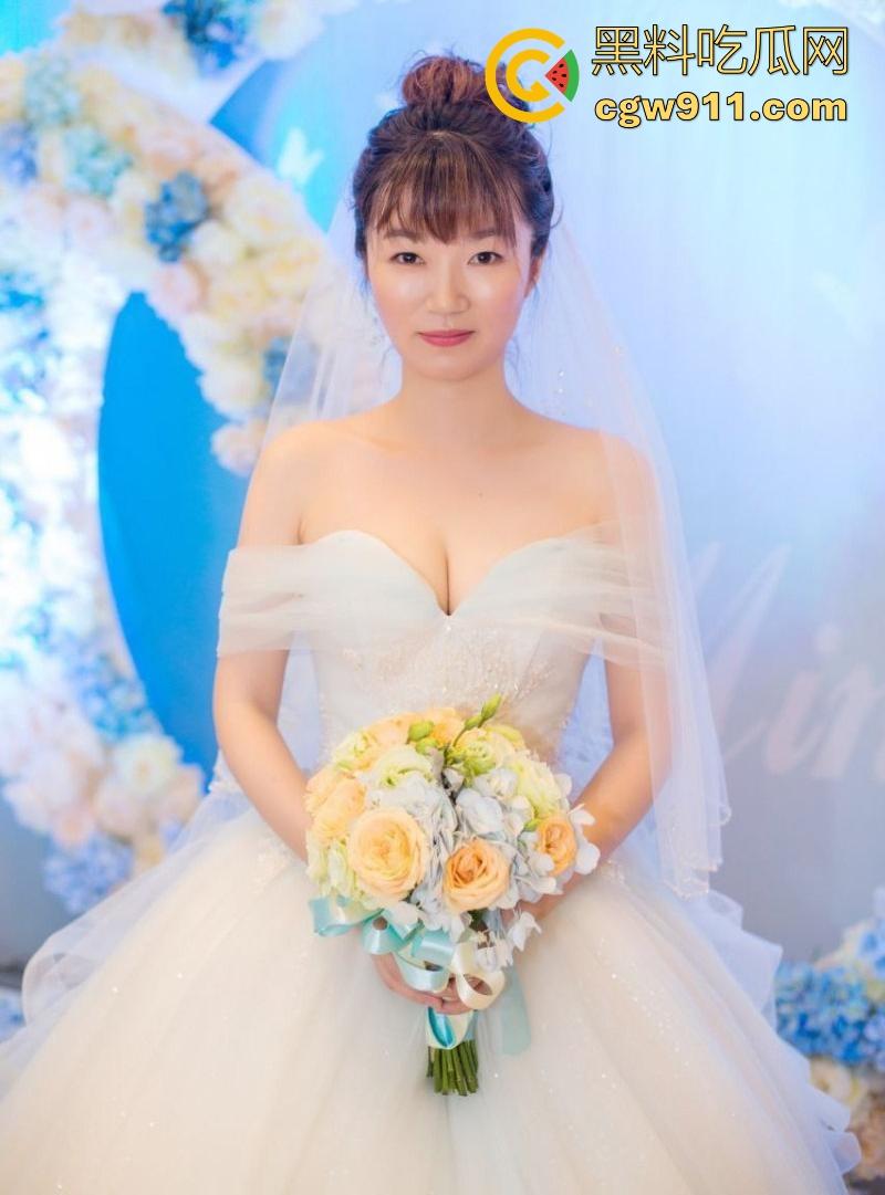 浙江新婚少妇卖淫丑闻曝光,大尺度聊天勾引摄影师,这逼结婚了还是这么不老实,500元出卖肉体,狂插骚逼内射中出!