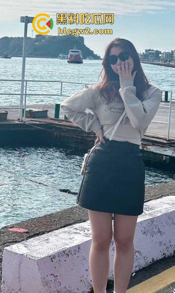 长沙技术师范大学学生妹【宗雨菲】自慰视频遭渣男曝光 身材火辣揉奶表演 让人看了硬到爆炸!