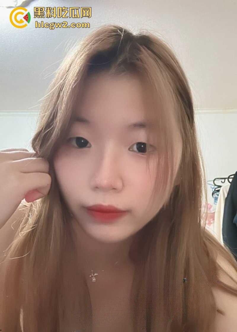 长沙技术师范大学学生妹【宗雨菲】自慰视频遭渣男曝光 身材火辣揉奶表演 让人看了硬到爆炸!