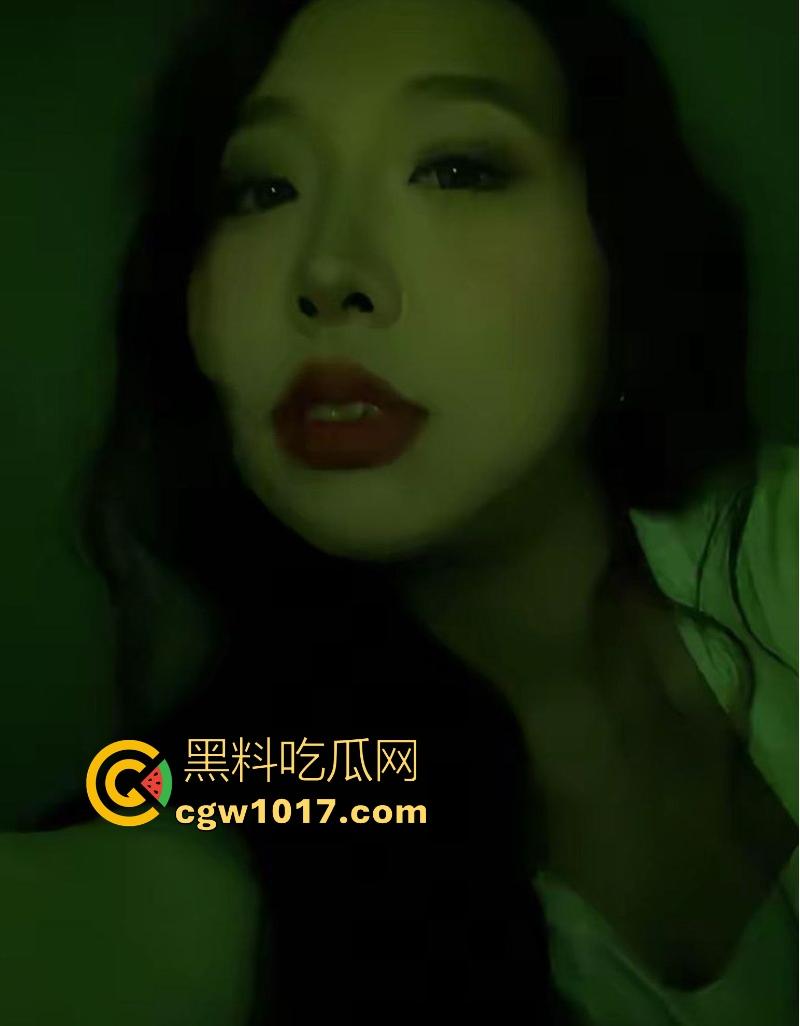 河北极品巨乳女友【林美慧】翘臀细腰奶子挺,劈腿露穴夹紧肉棒,脸穴同框日常骑乘榨精,没人能在她手上活过4分钟!