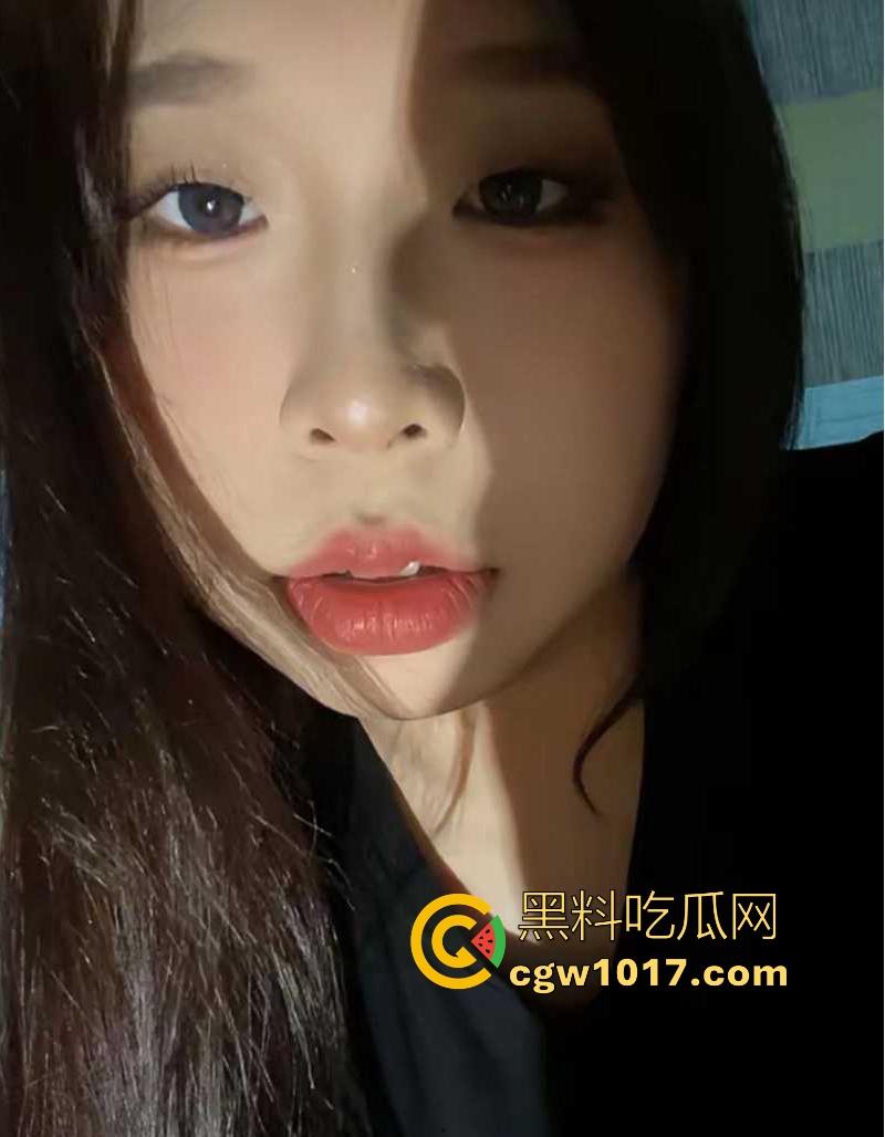 河北极品巨乳女友【林美慧】翘臀细腰奶子挺,劈腿露穴夹紧肉棒,脸穴同框日常骑乘榨精,没人能在她手上活过4分钟!