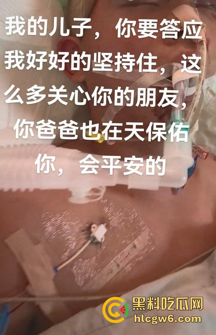 四川学生逃课无证驾驶试驾车!撞石墩脑袋开瓢,出了事不反思反怪学校和车行,家长操作直接让人无语!