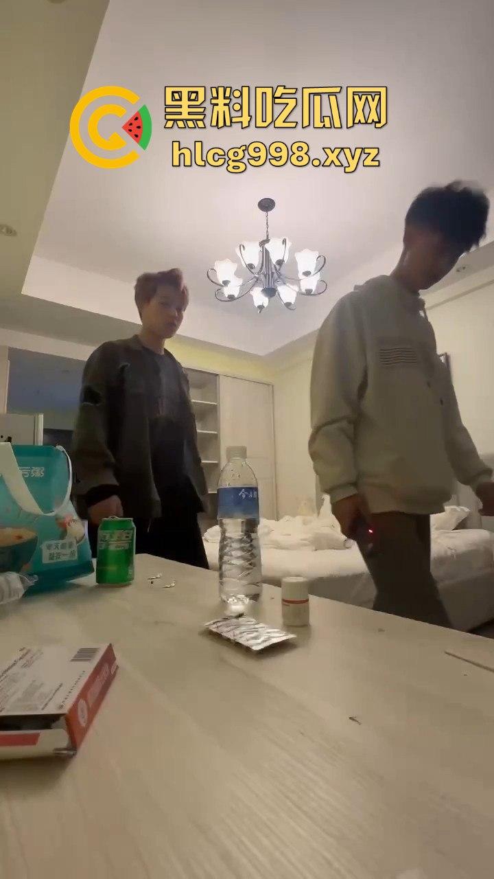 逼良为娼还打人！两个男的打不过女的竟录视频泄愤，只因不肯玩3P！