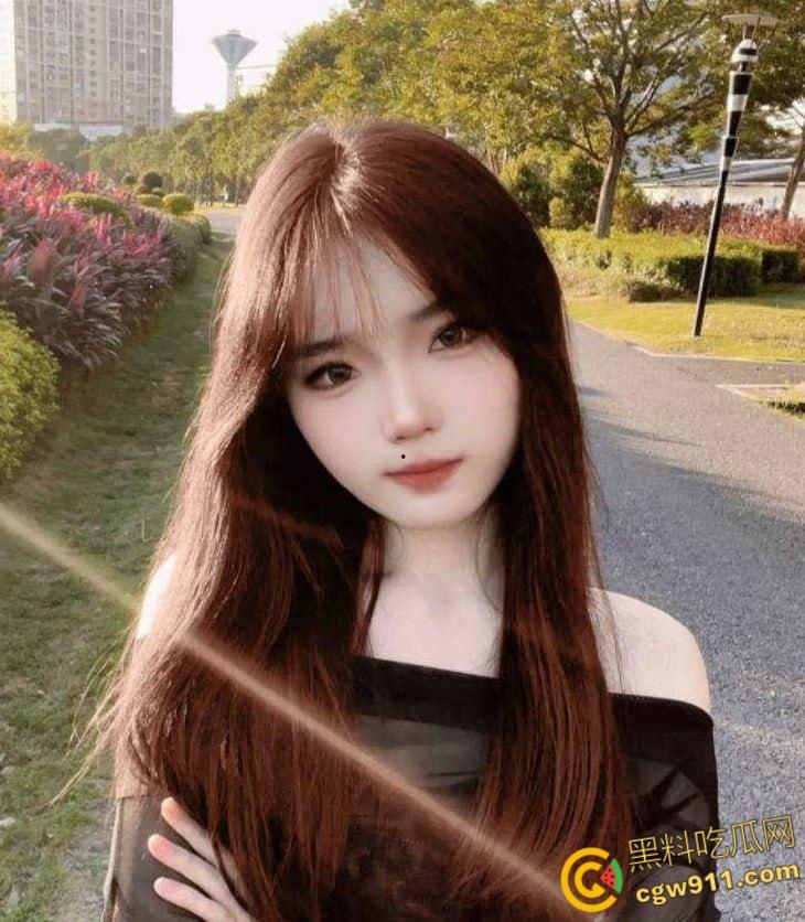 北京理工清纯嫩妹【贺钰】,清纯校花变口交女王,露脸深喉张嘴接精,镜子前翘臀后入狂抽猛插!