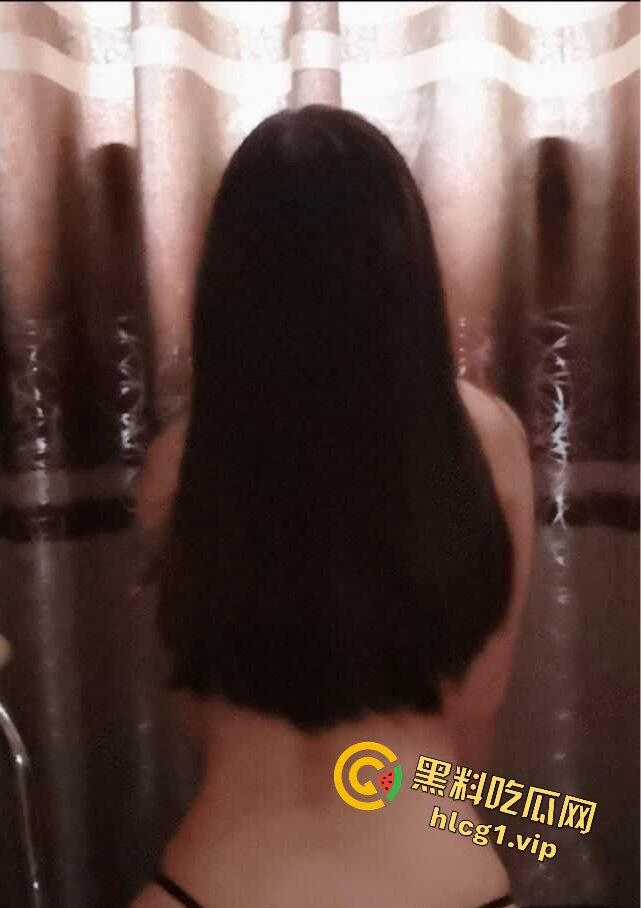 武汉生物工程学院 【张伊美】跟男友出去西安旅游的私密视频常遭曝光!