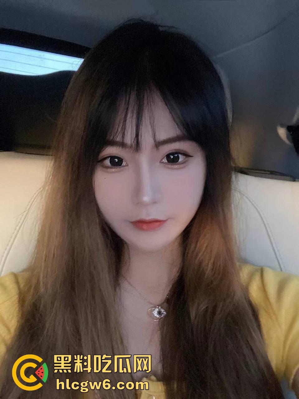 潮汕23岁学生妹约炮视频外流!清纯学妹口交捂脸掩骚浪,明明全懂还装得一副娇羞样,这货太能玩了!