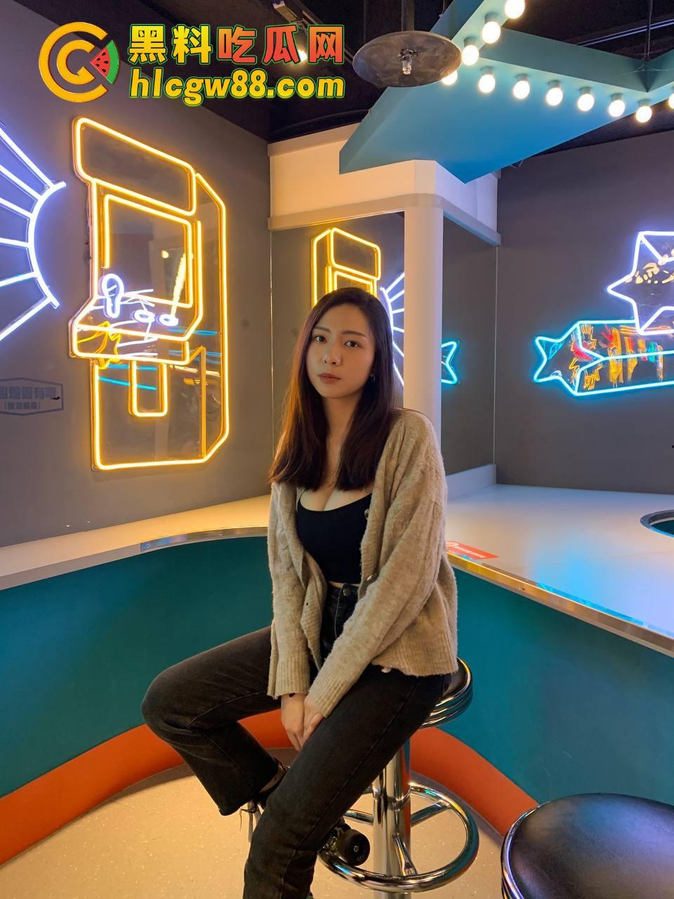 合肥文员『宋余淼』情趣装骑乘直接晃瞎眼,最爱找肉鸡巴取暖,冷冰冰的棒子根本不配让她爽!