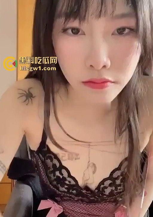 上海师范大学舞蹈生【徐雪柔】私拍流出!全身纹身反差御姐,地铁大胆露出火辣至极!