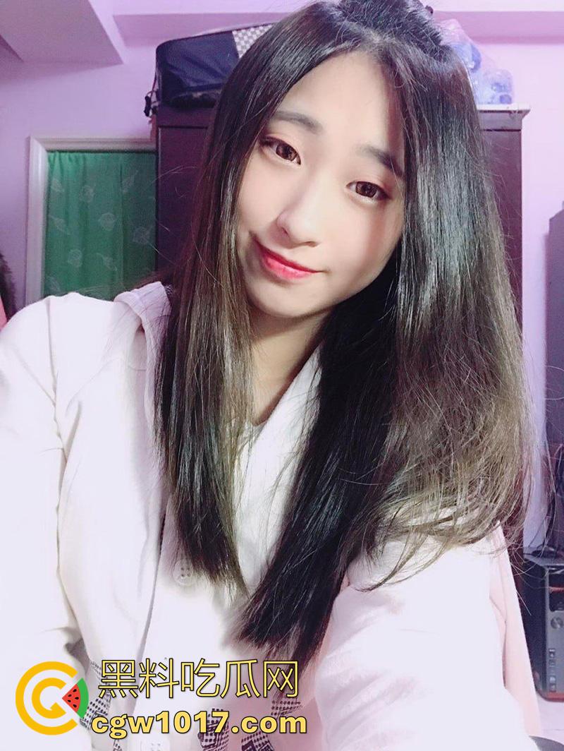 沈阳母狗幼师,昵称【小熊爱吃棒棒糖】,自述劈腿男友,约炮男友好兄弟,没事就在网上裸聊自慰给别人看!