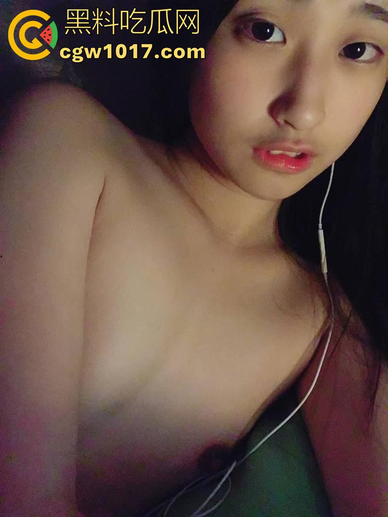 沈阳母狗幼师,昵称【小熊爱吃棒棒糖】,自述劈腿男友,约炮男友好兄弟,没事就在网上裸聊自慰给别人看!