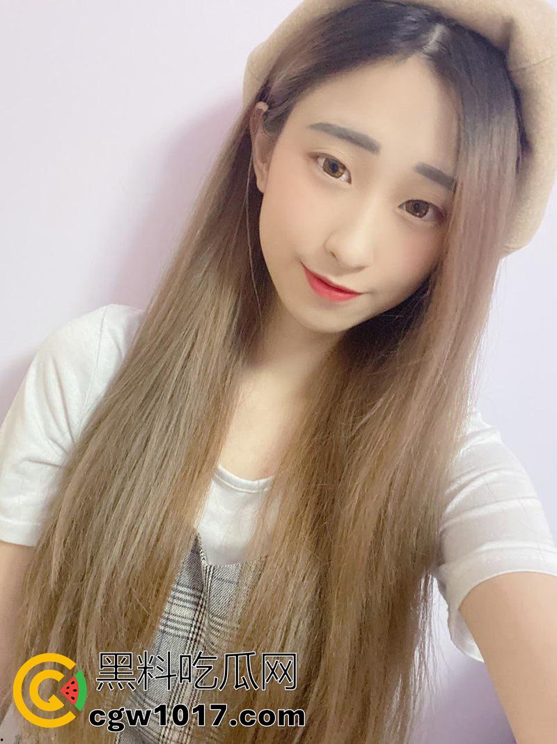 沈阳母狗幼师,昵称【小熊爱吃棒棒糖】,自述劈腿男友,约炮男友好兄弟,没事就在网上裸聊自慰给别人看!