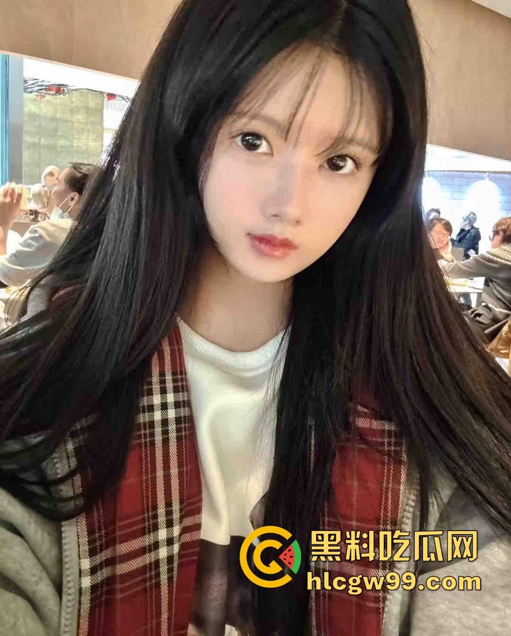 集美为流量拼了，大螃蟹塞裤裆，大钳子夹到B直接红肿，疼到跳起来嗷嗷叫还舍不得掏出来！