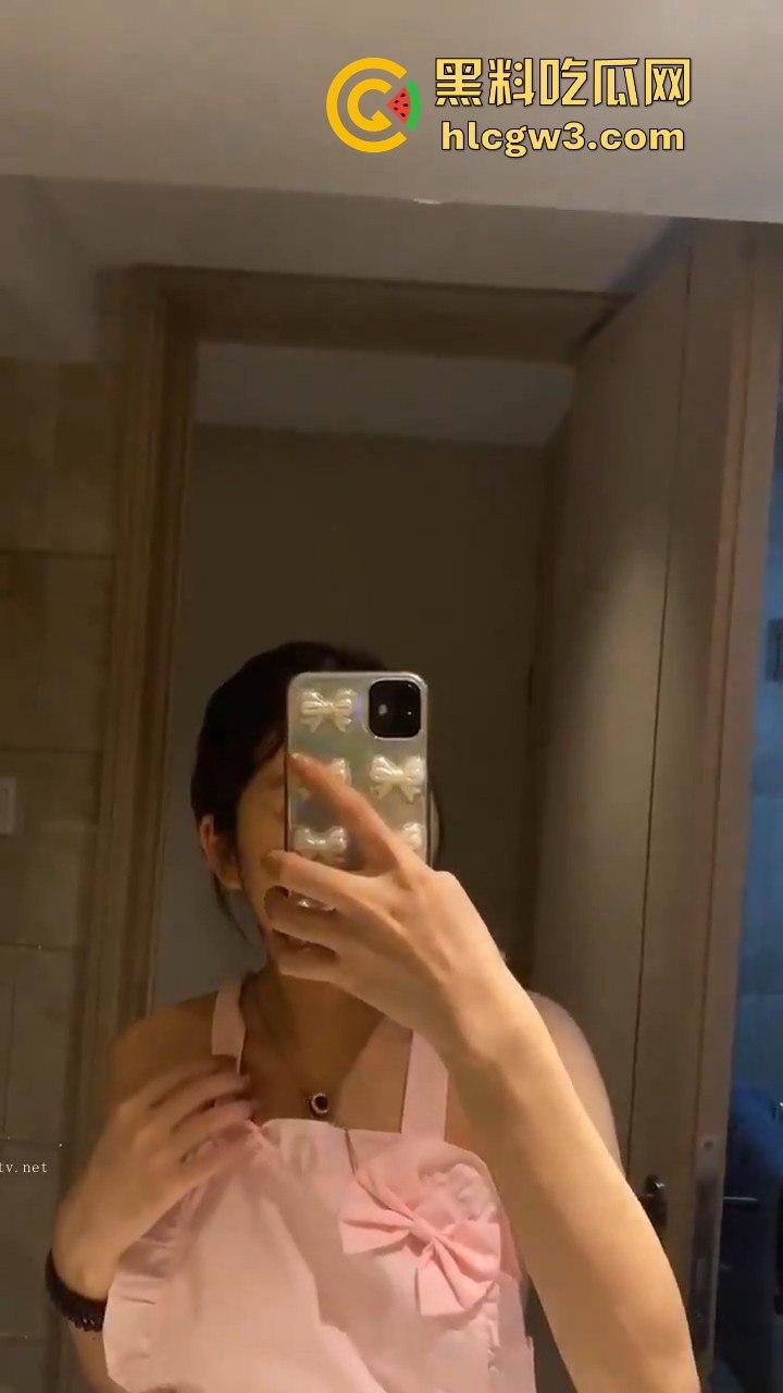 抖音网红【刘悦】性爱视频泄露黑丝情趣内衣骚翻全场,床上叫到嗓子哑,骚货就是骚货!