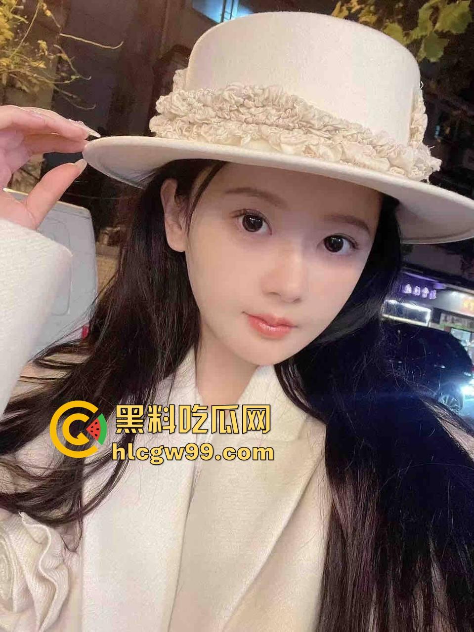 集美为流量拼了,大螃蟹塞裤裆,大钳子夹到B直接红肿,疼到跳起来嗷嗷叫还舍不得掏出来!