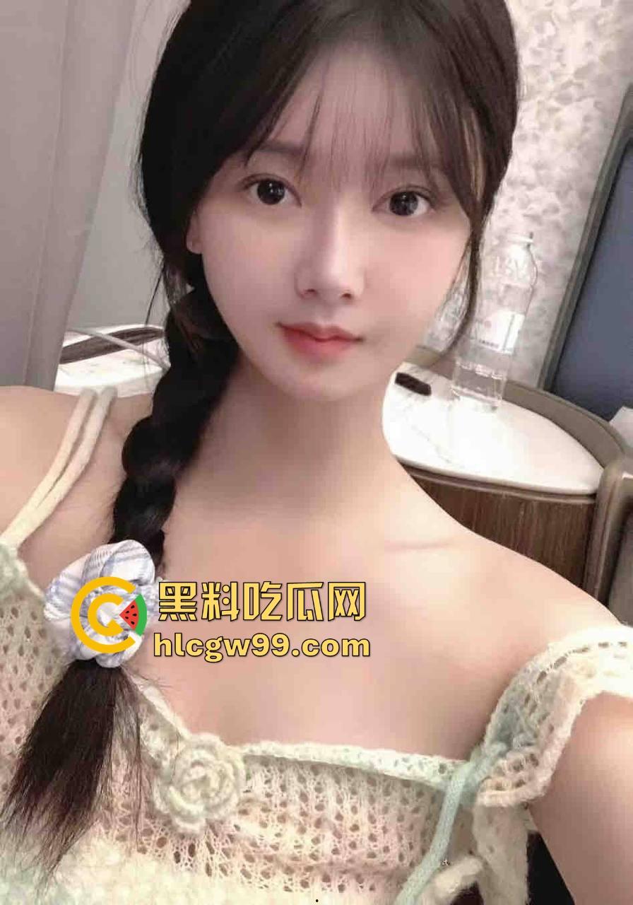 集美为流量拼了,大螃蟹塞裤裆,大钳子夹到B直接红肿,疼到跳起来嗷嗷叫还舍不得掏出来!