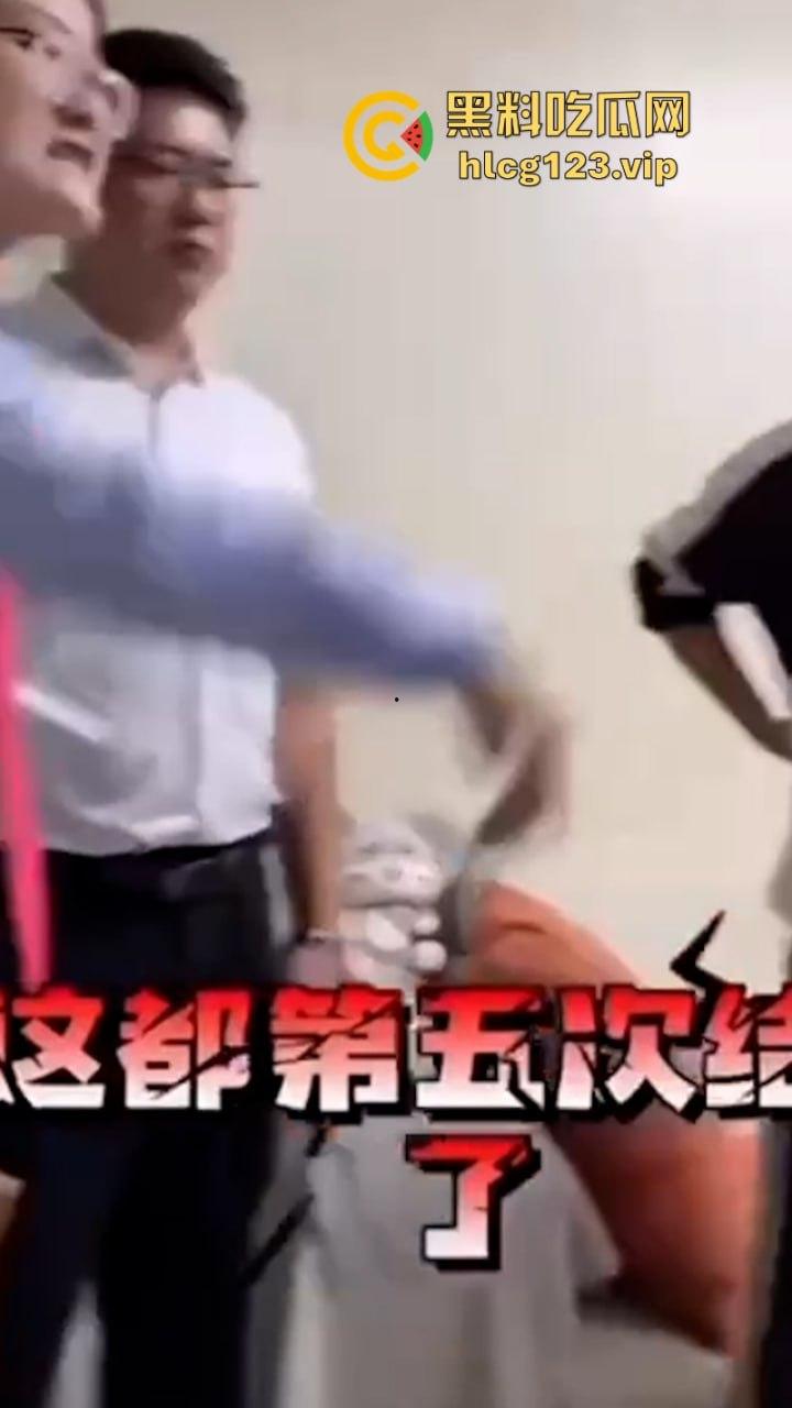 欠打!靠结婚发家致富?女子结婚第二就要离 拒退15万彩礼 丑恶嘴脸实拍曝光 一家人都没好货