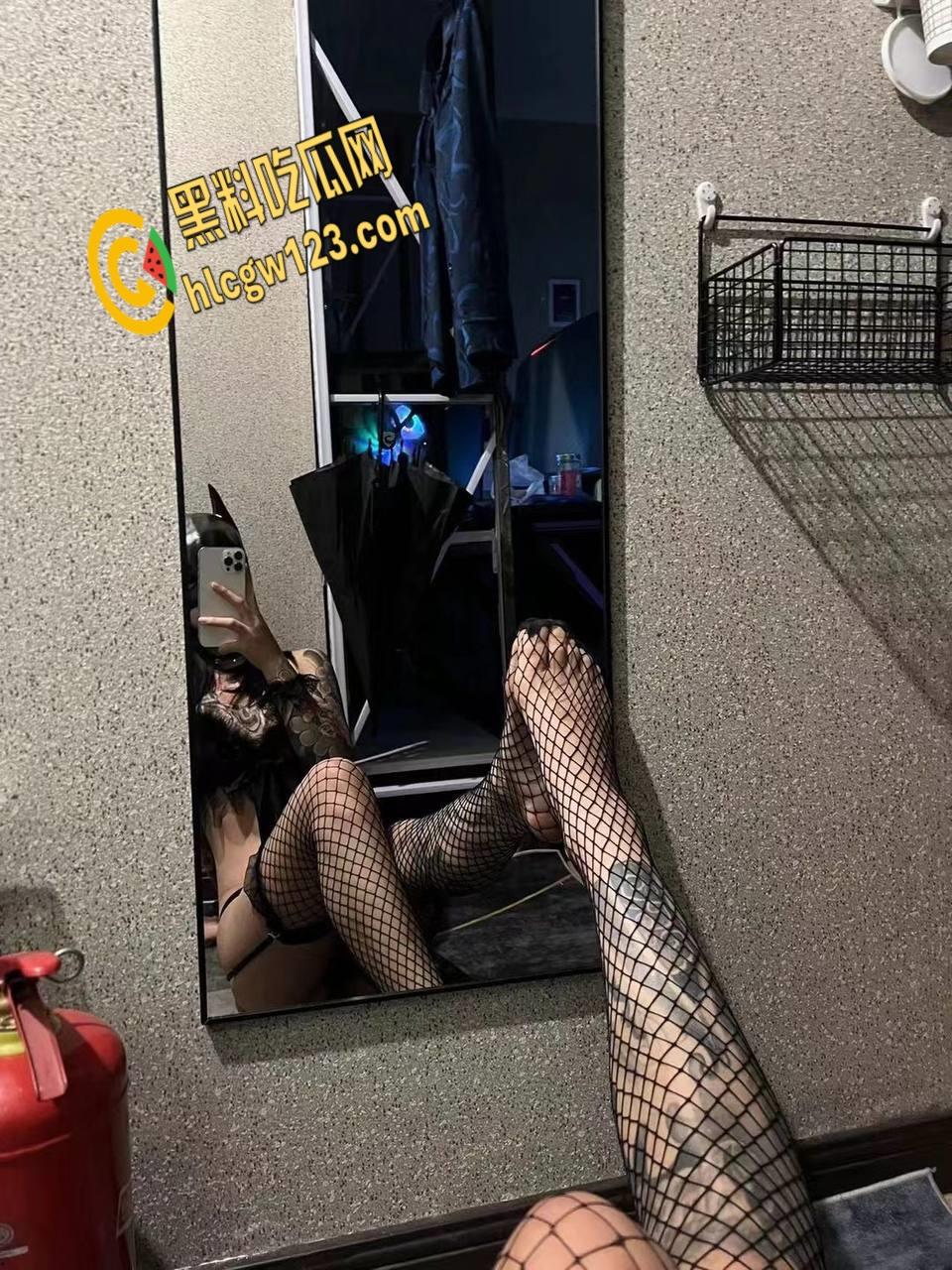 高颜值女大学生【陈思琪】,淫纹黑丝诱惑,粉嫩骚穴菊花被舔爆,轮番后入内射尖叫!