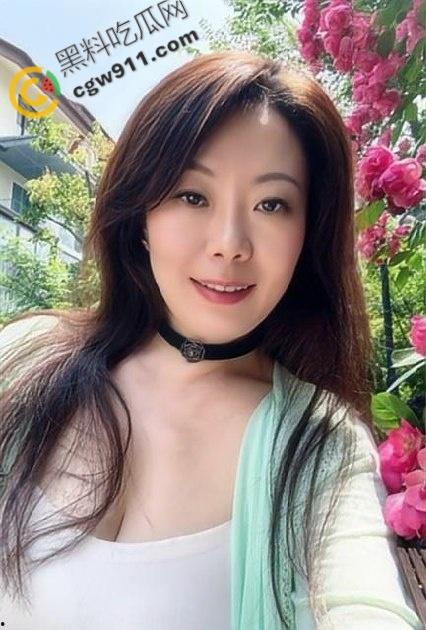 海角大神爆操醉酒妈妈！近亲相奸酒后成功开发的妈妈的屁股，第一次进入紧绷的菊花，狂野激情迷乱夜