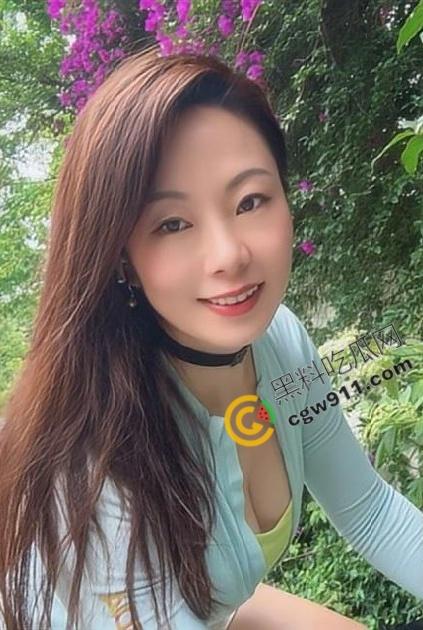 海角大神爆操醉酒妈妈!近亲相奸酒后成功开发的妈妈的屁股,第一次进入紧绷的菊花,狂野激情迷乱夜