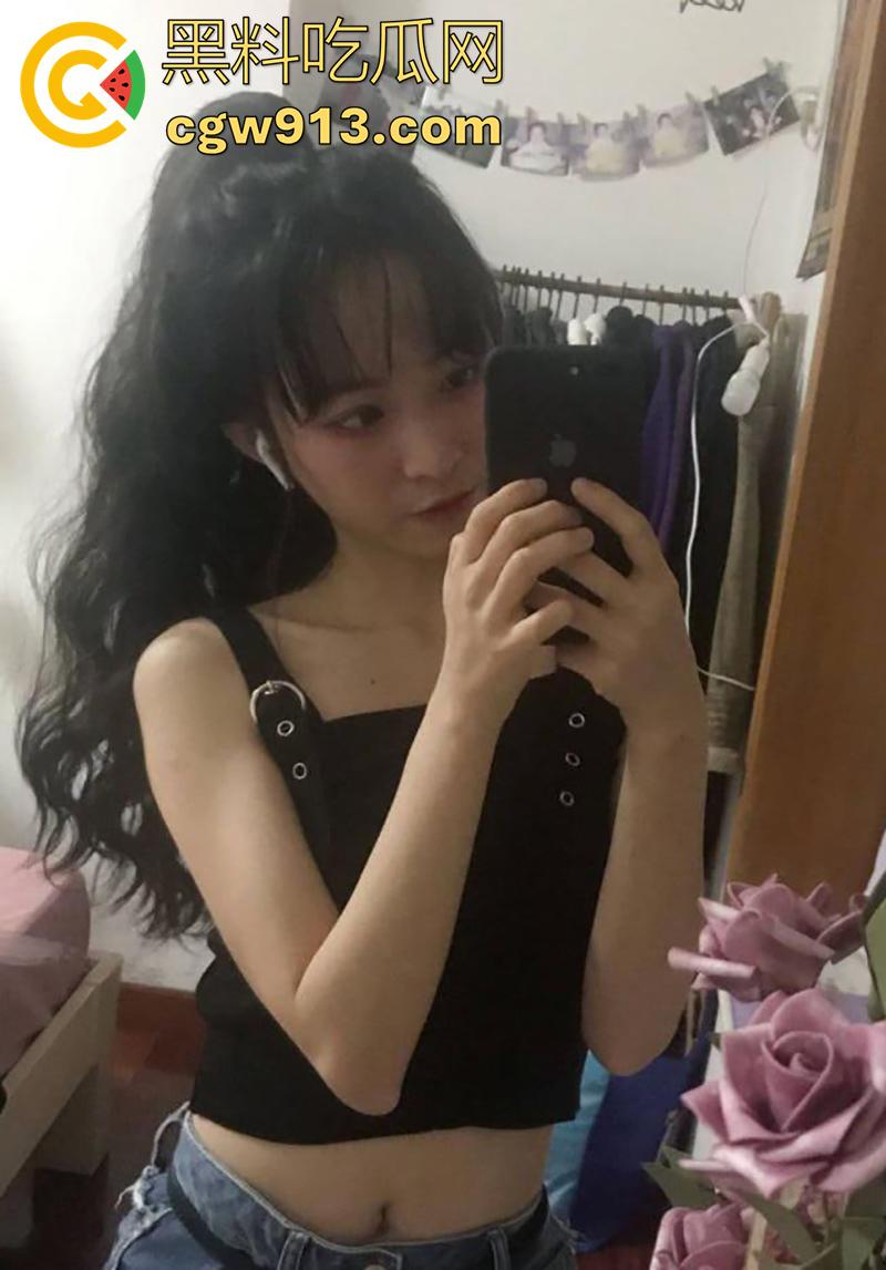 别人老婆就是刺激!河南郑州已婚少妇,网吧打游戏被勾搭,直接带去宾馆啪啪,这口交技术太赞了!