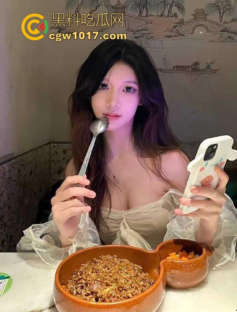 泡良大神【弥川】国家一级打桩运动员约操高颜女主播，翘臀尤物含住肉棒猛吸不放，穿蝴蝶开档淫裤，被无套狂猛打桩！