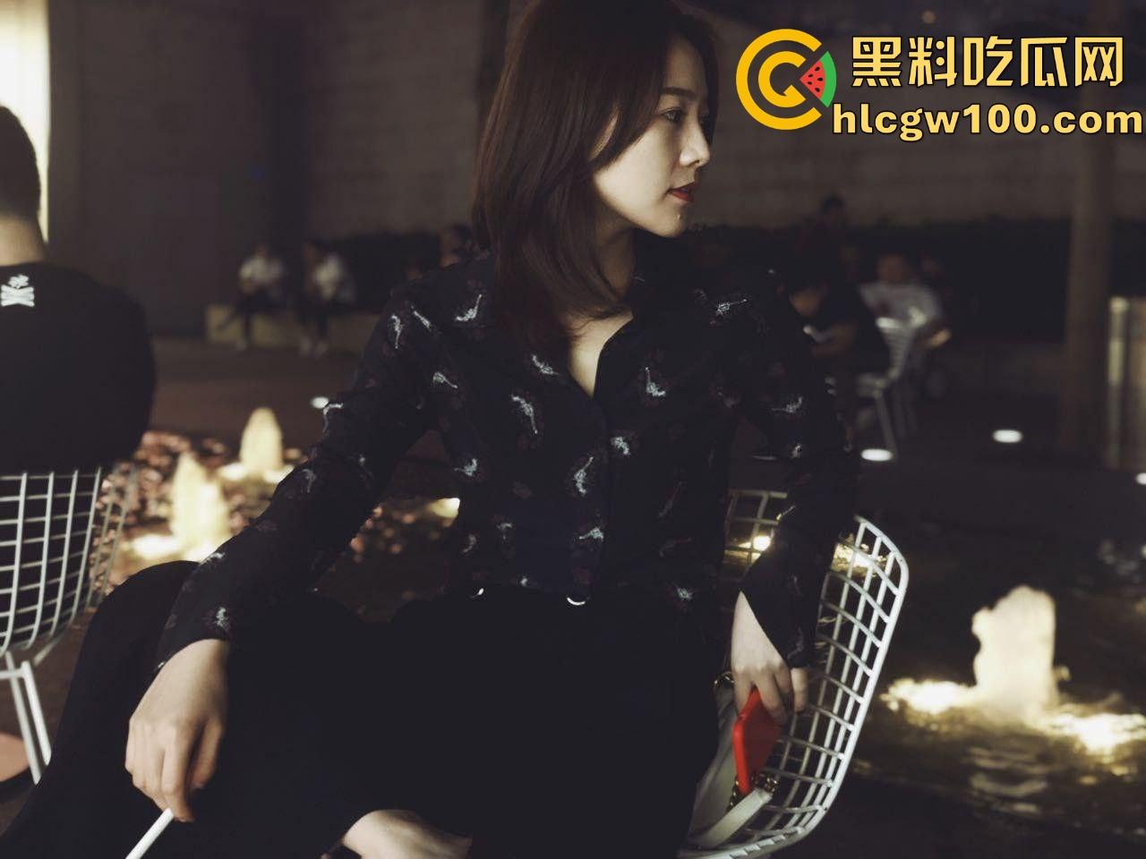 陕西西安初中教师【杨丽】背着老公疯狂约炮,爱吃精液每次舔得干干净净,艹完一次还浪得想再来第二次!