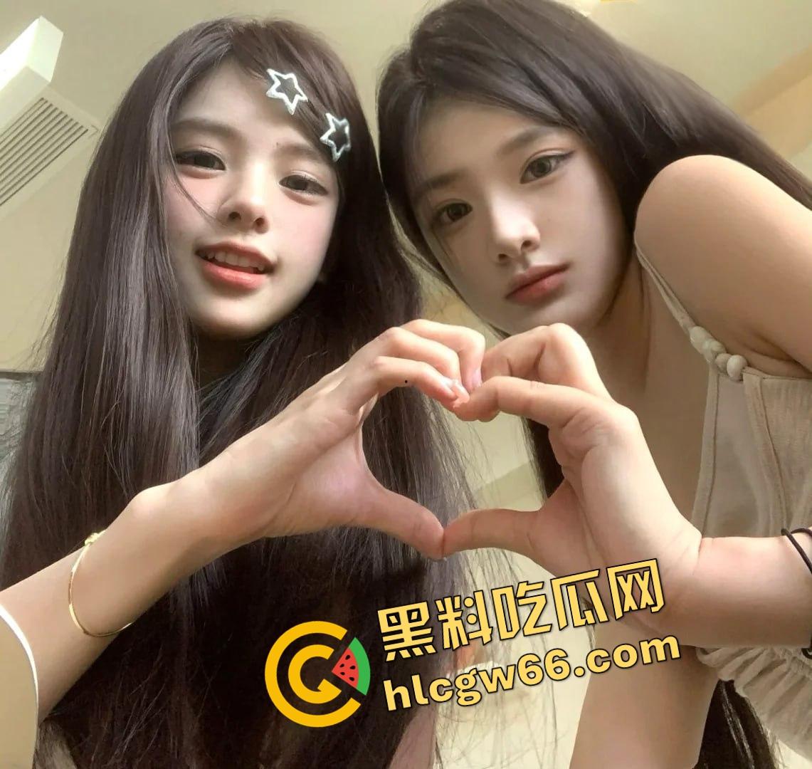 长沙兰博基尼富二代酒店双飞姐妹花，俩骚婊抢鸡猛舔争上位，奶子挺臀圆口活爽爆，舔脚自拍被曝光！