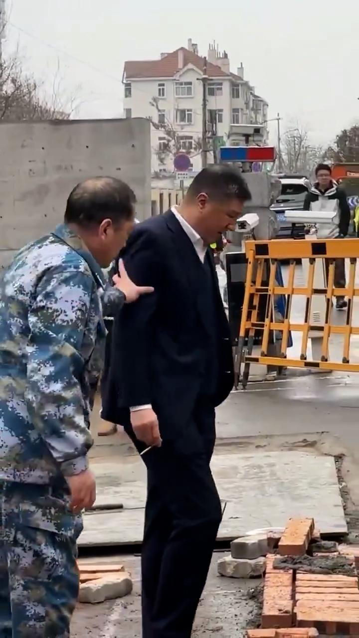 全网封禁!青岛北海违规圈地 领导威胁市民要将其活埋 被封禁视频流出