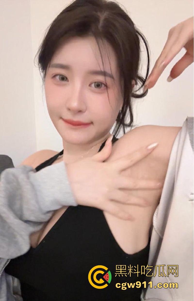 小编精选!台湾巨乳女神【Cocopie0218】极品颜值逆天豪乳,狂捏大奶模拟口交乳交,每一帧都是精品!