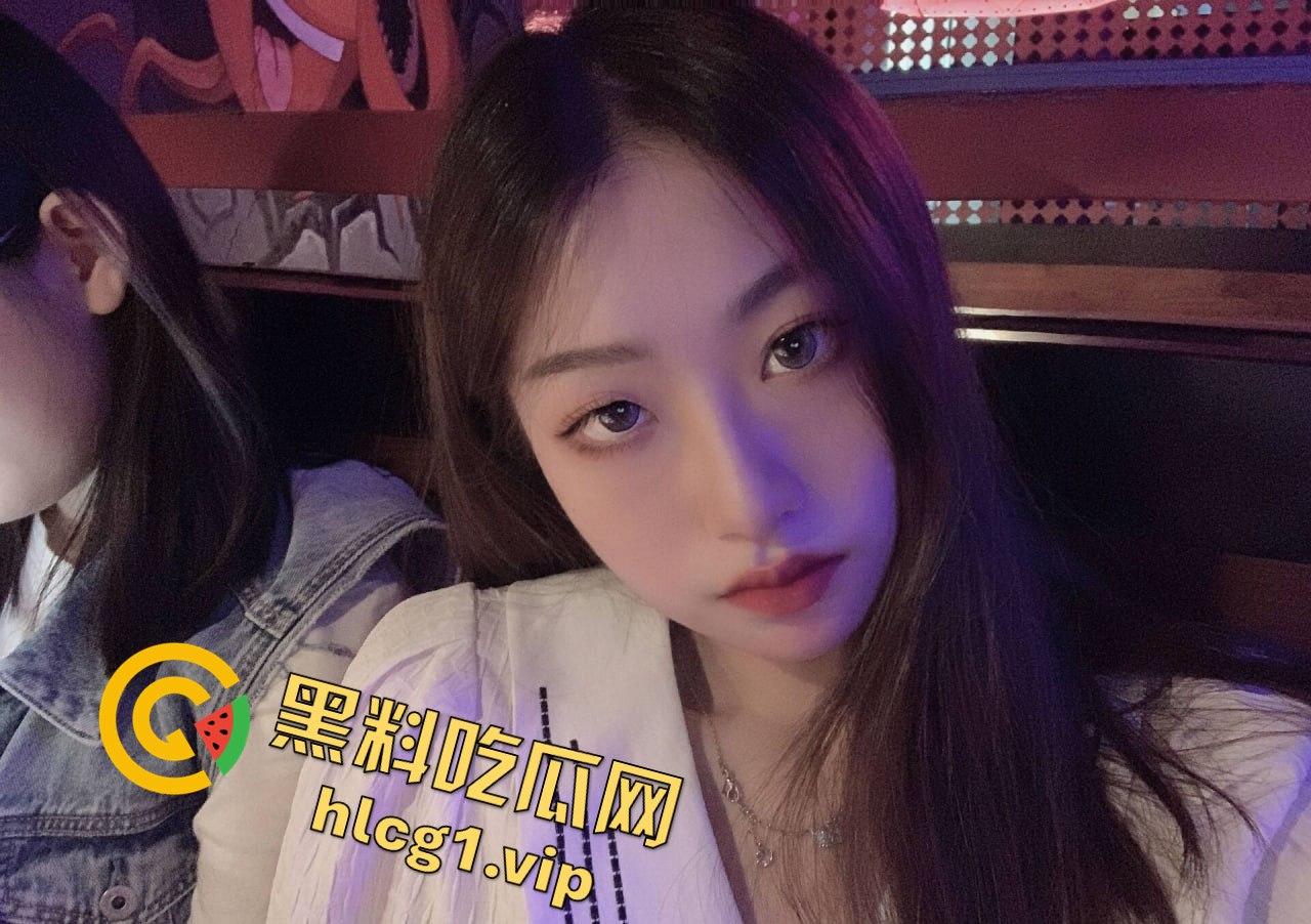 师范学院大二女学生私密自拍云盘外泄!和男友的激情时刻被曝光!