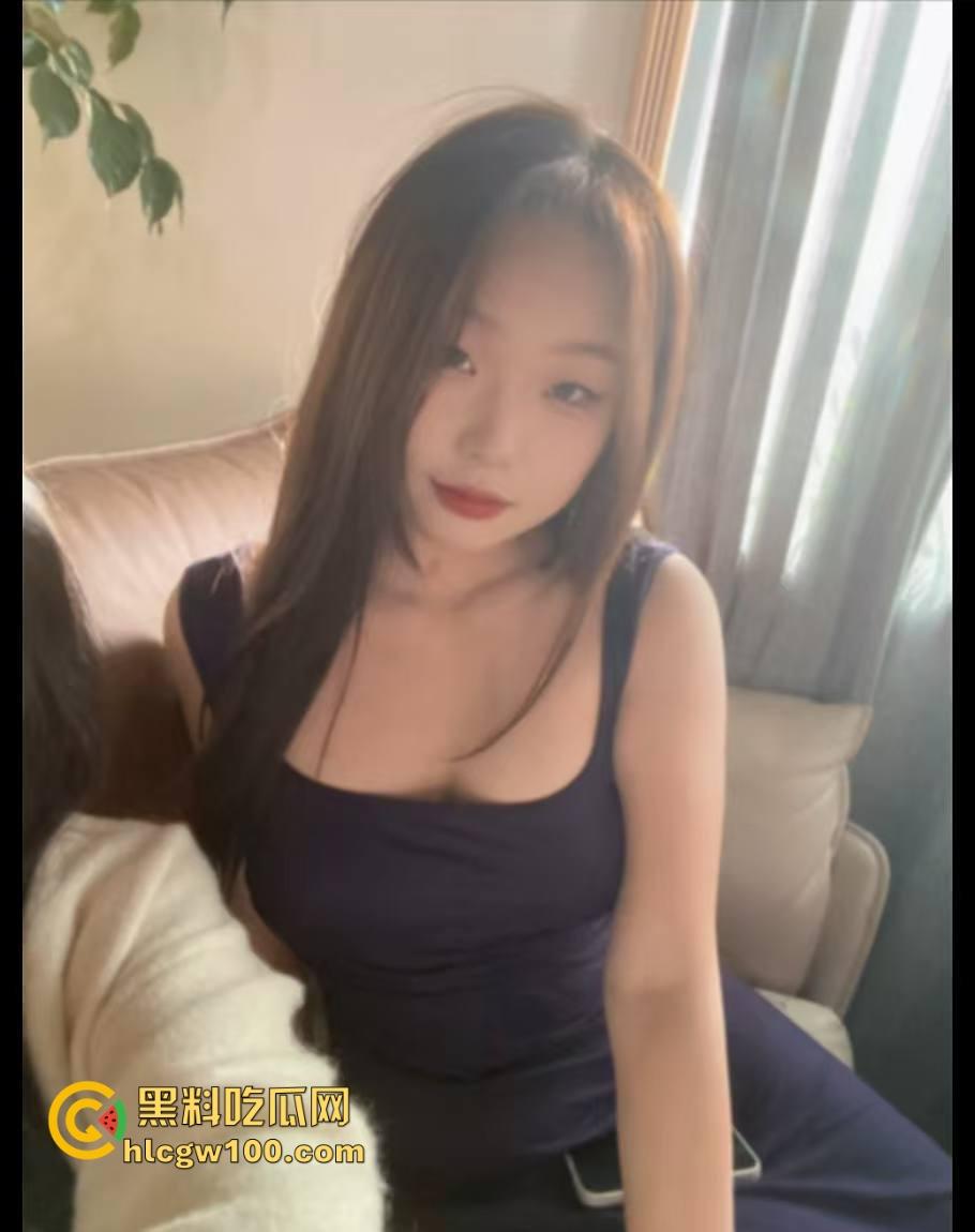 南京茶百道店长【李梅】夜晚跟老板玩激情车震,车上疯狂套弄,骚得像吸棒棒糖一样把老板爽翻!