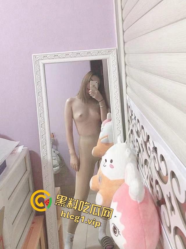 师范学院大二女学生私密自拍云盘外泄!和男友的激情时刻被曝光!