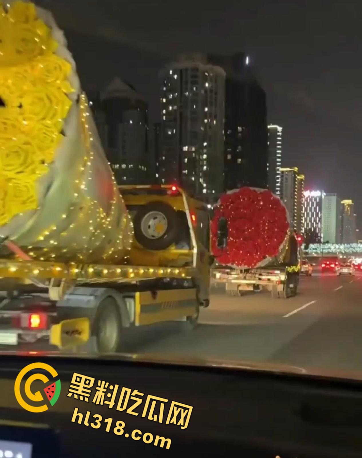 深圳南山区苑南路,老牛吃嫩草求婚现场,送俩束超大鲜花,多大的屋子才能搁下这两个大玩意儿 !