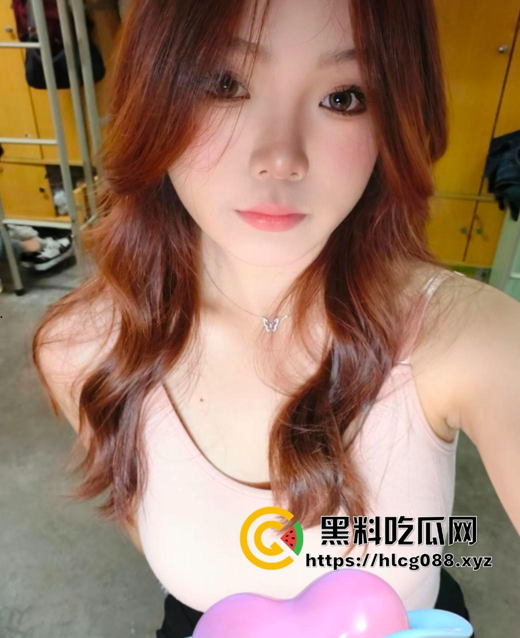 贵州赖茅厂20岁厂妹【齐雨鸠】白天酿酒晚上被主管爸爸狗链子遛,骚得洋气还上啥破班,直接当外围爽翻天得了!