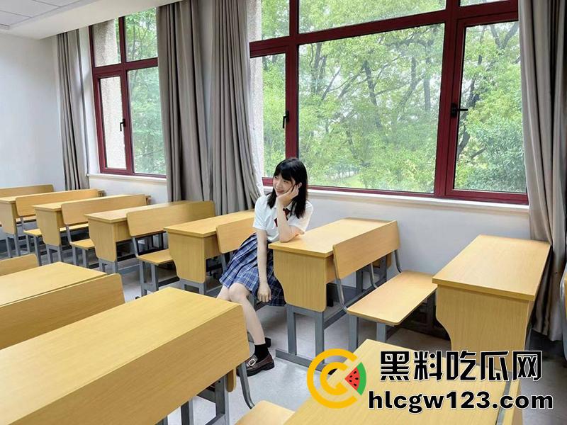 河南清纯嫩妹【陈欣彤】,贫乳反差JK学生妹,肌肤白嫩口活一流,和大叔酒店约炮视频流出!