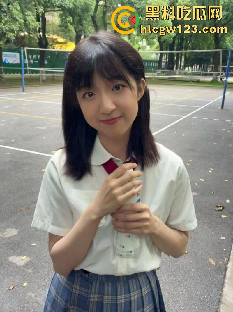 河南清纯嫩妹【陈欣彤】,贫乳反差JK学生妹,肌肤白嫩口活一流,和大叔酒店约炮视频流出!