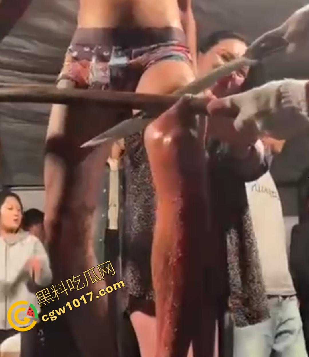 血肉横飞的惊悚杂技秀:铁链穿鼻,割肉喷血,震撼夺目,酷烈表演让人目眩,胆小者勿入!