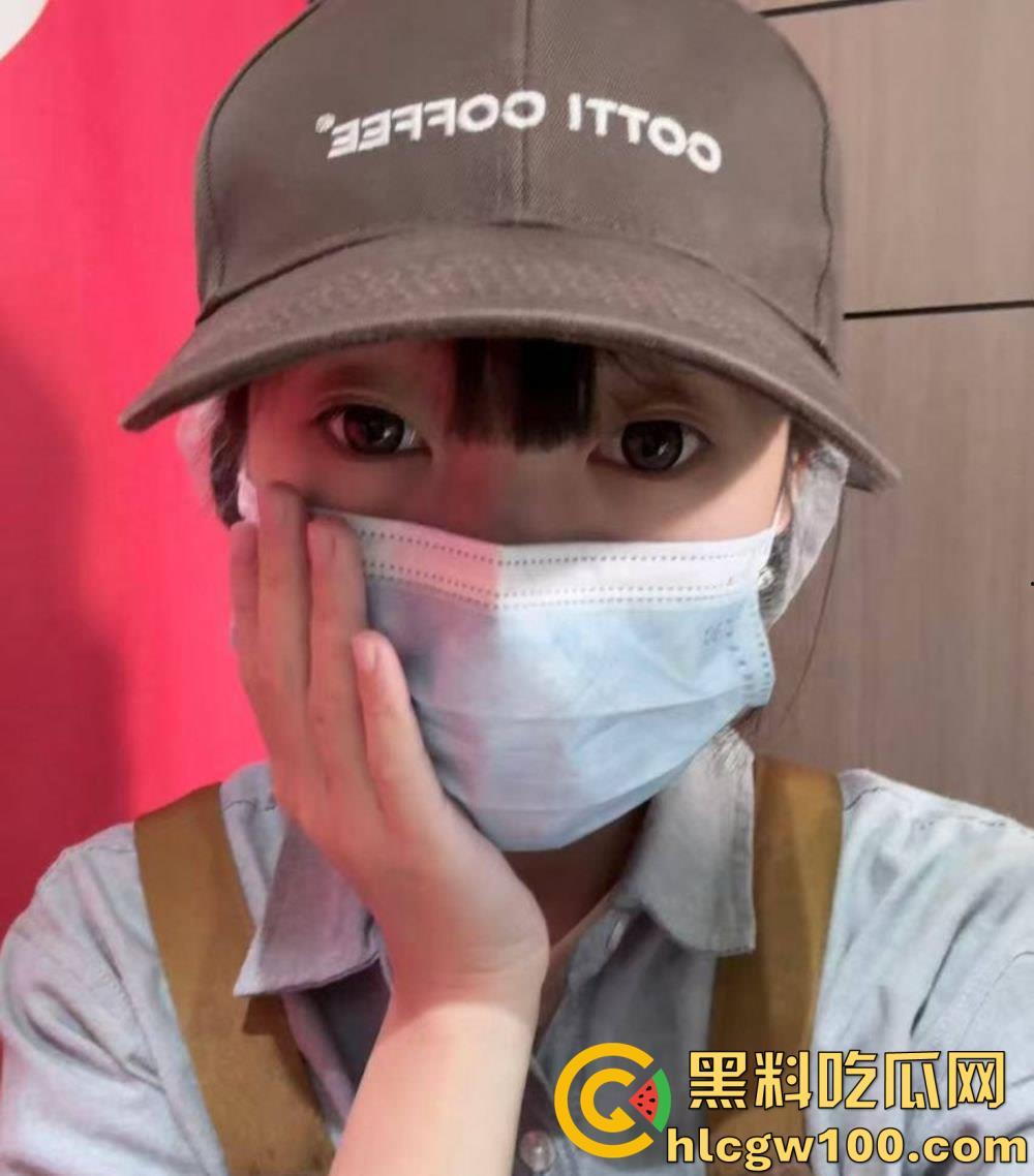 湖北19岁反差精神小妹【邵丽燏】被土豪大肆网调视频曝光,给主人拍内裤拍逼完成任务!