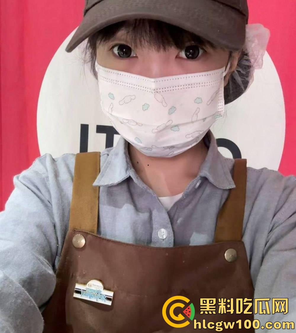 湖北19岁反差精神小妹【邵丽燏】被土豪大肆网调视频曝光,给主人拍内裤拍逼完成任务!