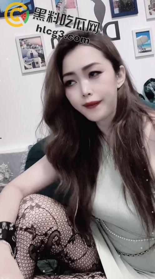 快手极品熟女『芙蓉姐』最新骚穴特写福利流出,舞者秀姐让人目瞪口呆!