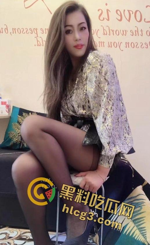 快手极品熟女『芙蓉姐』最新骚穴特写福利流出,舞者秀姐让人目瞪口呆!