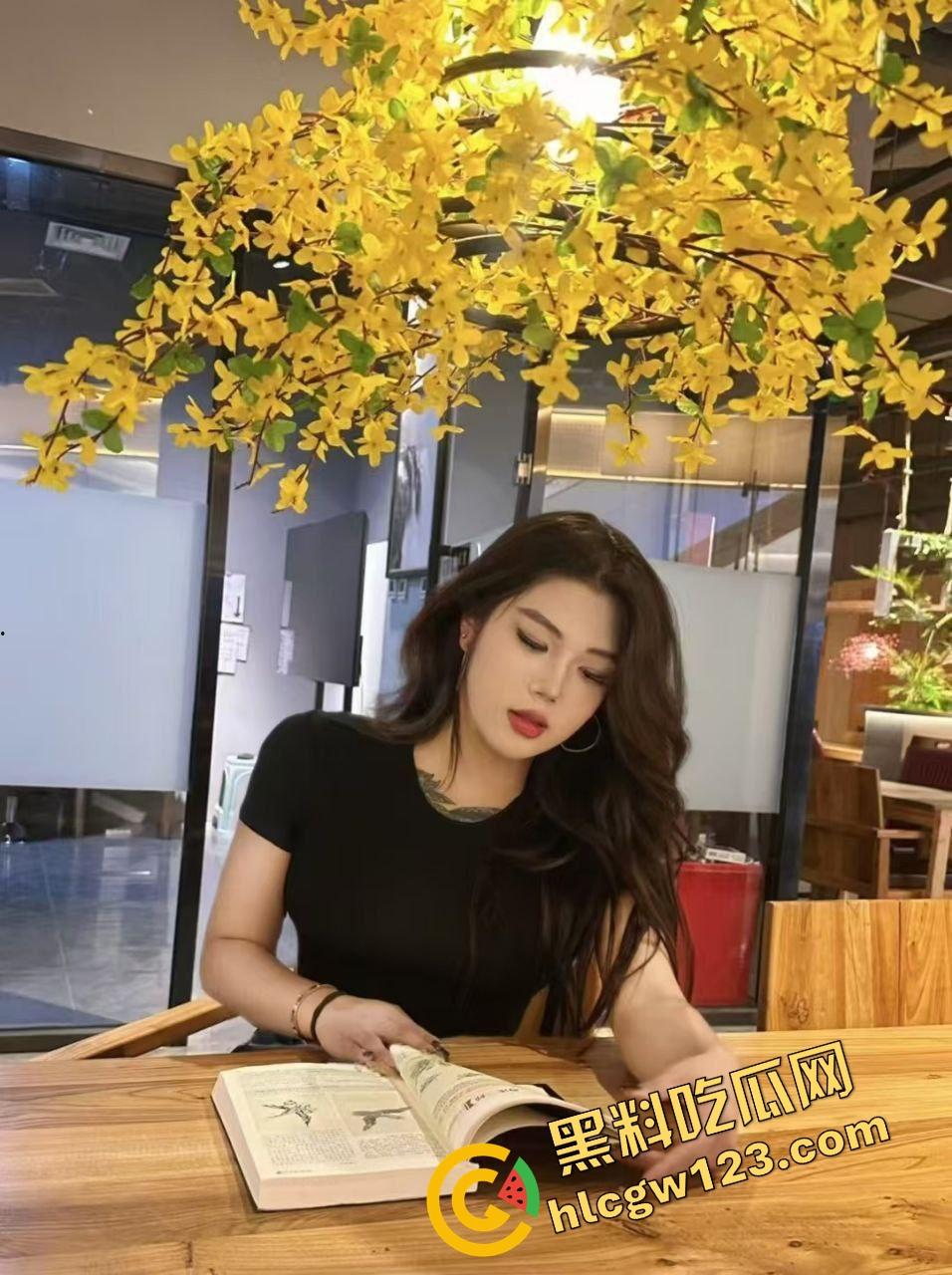 泡完脚直接车震,带上车开到地下车库直接开骑。妹子大尺寸操到娇喘连连 哥哥你戳到宫口了!