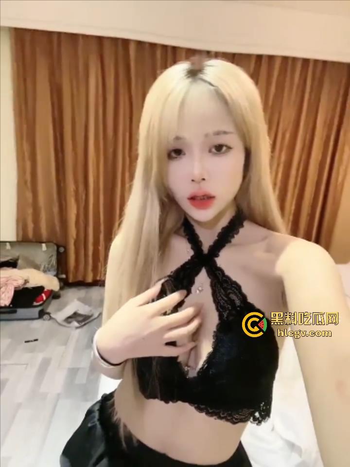 南宁精神小妹【崽崽】露脸私密照流出!性爱啪啪调教全曝光,美颜一掉吓得人魂都飞了!