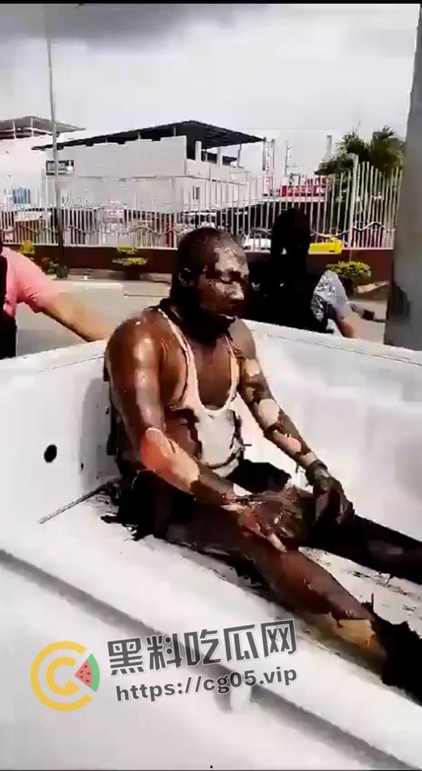 紧急!厄瓜多尔整个国家进入“国内武装冲突”状态,监狱沦陷 电视台绑架 当众火烧人 混乱不堪