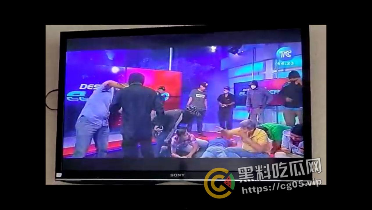 紧急!厄瓜多尔整个国家进入“国内武装冲突”状态,监狱沦陷 电视台绑架 当众火烧人 混乱不堪