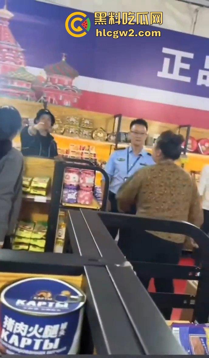 福建展会打假博主直接被商户群殴!摄影师惨成出气筒,头破血流真就惹了谁都不好过!