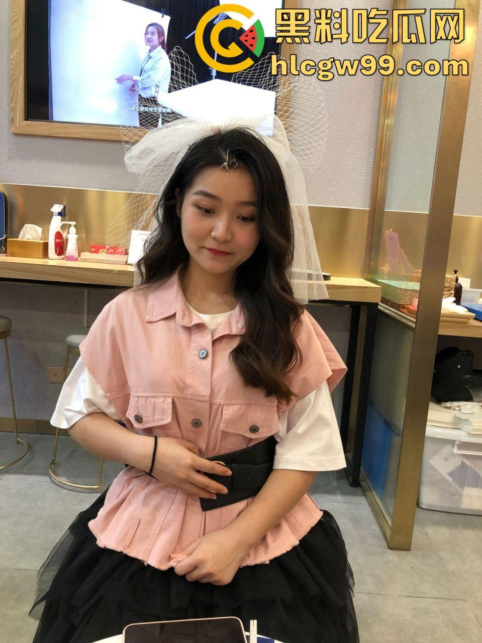 真实良家妹国企办公室文员少妇【刘琴】发小的长期炮友,结了婚不给操了惨遭曝光